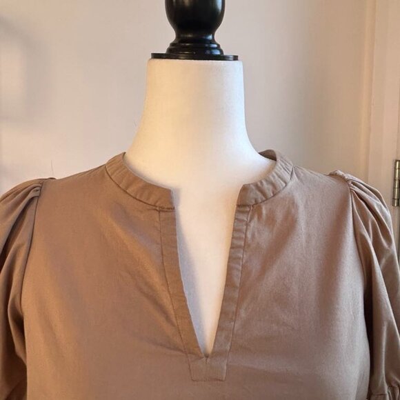 Banana Republic Puff Sleeve Blouse in Warm Taupe – US XS (Petite) - Picture 3 of 6